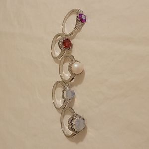 5 Fragrant Jewels Rings